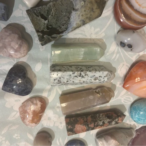 Assorted Crystal and Stone Collection - Picture 4 of 7